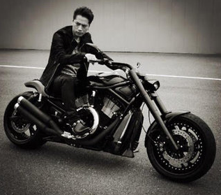 ハイアンドローで雨宮兄弟が乗るバイクの車種は?ヘルメットもかっこいい! | 気になるあのエンタメ!