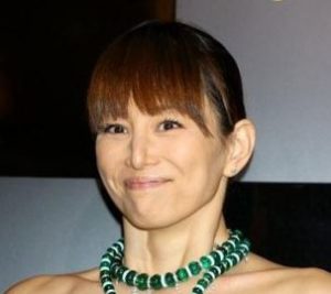 米倉涼子は整形で顔が変わったし鼻筋が気になる？昔のモデル時代の写真や高校の卒アル画像と比較！