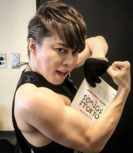 西川貴教が筋肉マッチョになる前と後の画像を比較！デビュー当時の若い頃とどれだけ体型が違う？
