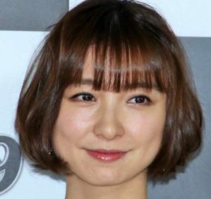 篠田麻里子は整形で目を二重にイジって顔変わった？アイプチ疑惑や高校の卒アル写真も画像比較！
