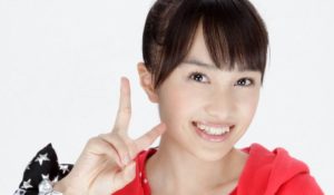 百田夏菜子は八重歯を矯正して可愛いくなった？高校の卒アルやすっぴん素顔と画像で比較！